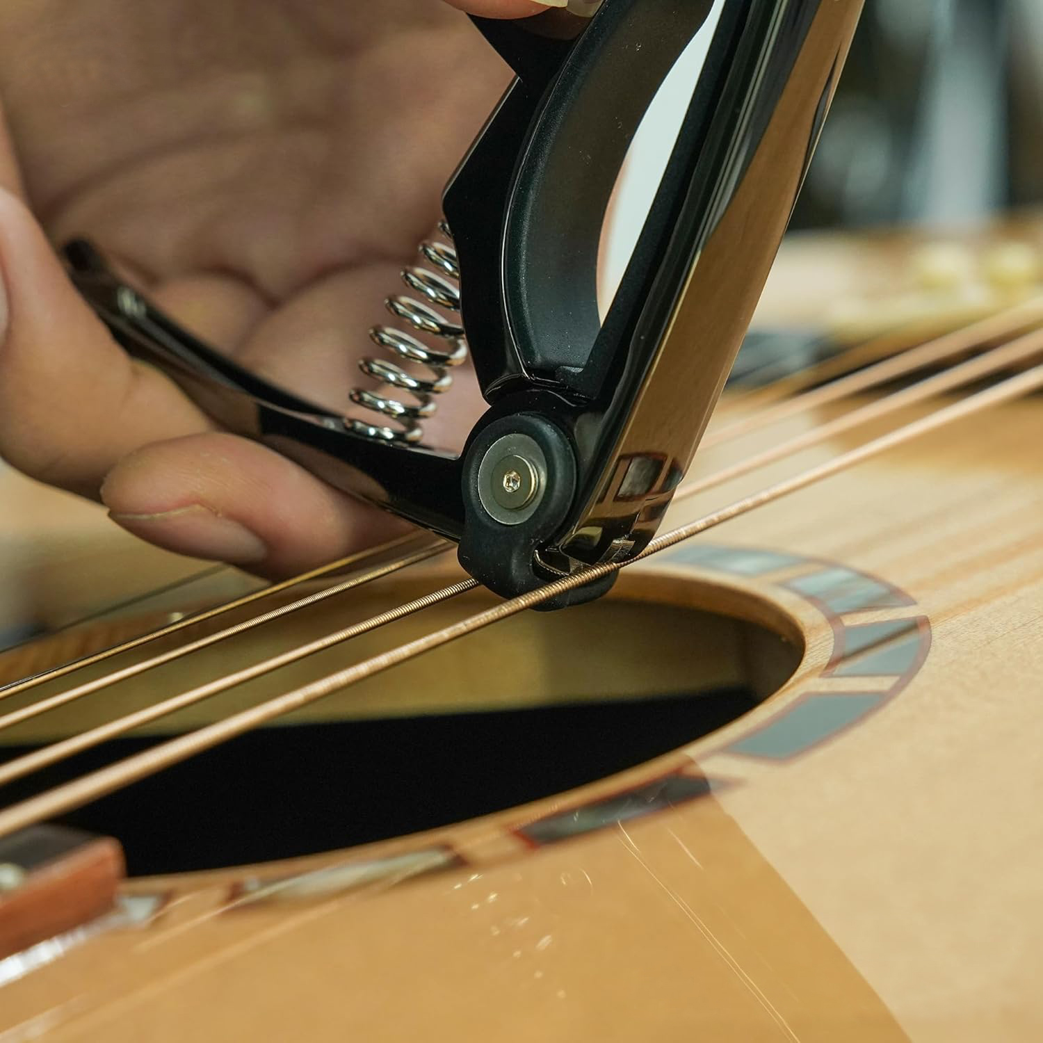 Capotasto 4-in-1 per Chitarre  - Musical Instrument In English recensione e prezzo